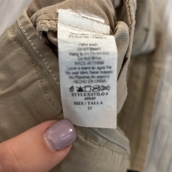 Tan Khaki Shorts - Picture 3 of 3